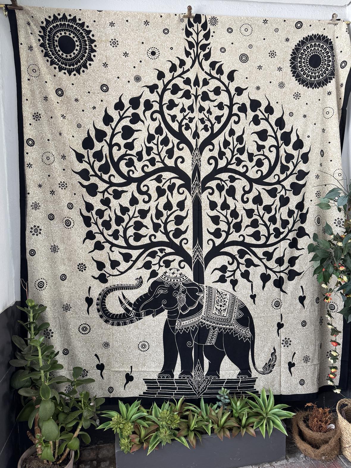 Mandala Queen Black & Stone