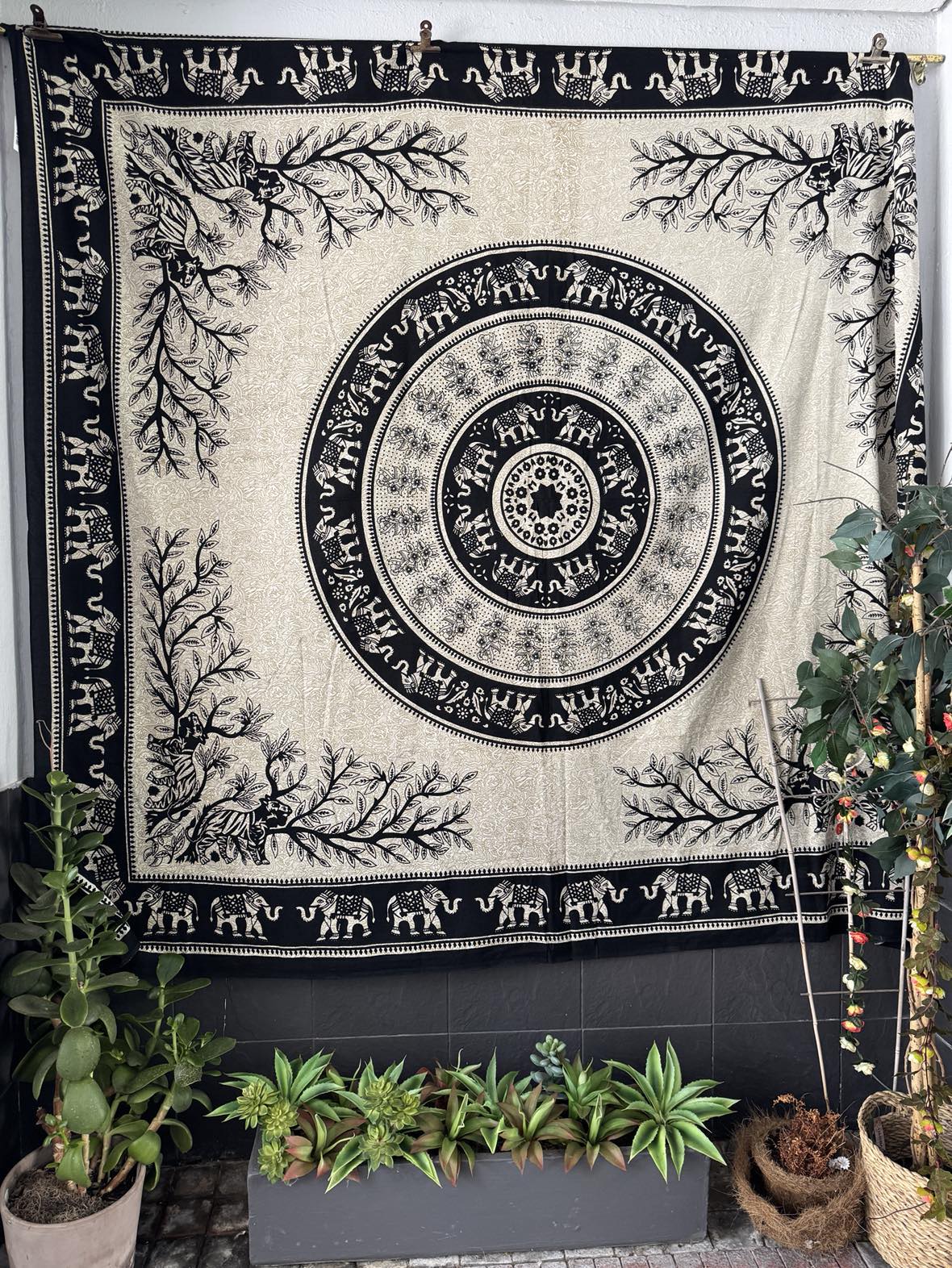 Mandala Queen Black & Stone