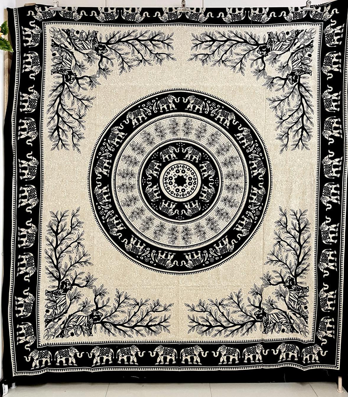Mandala Queen Black & Stone