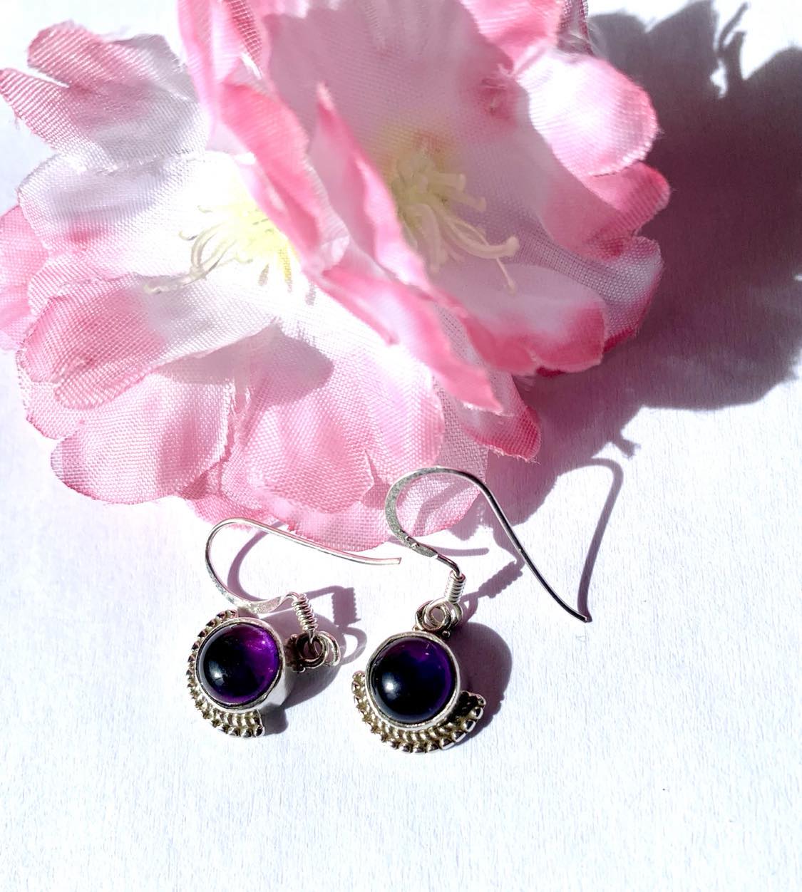 Dainty Silver Gemstone Earings Round