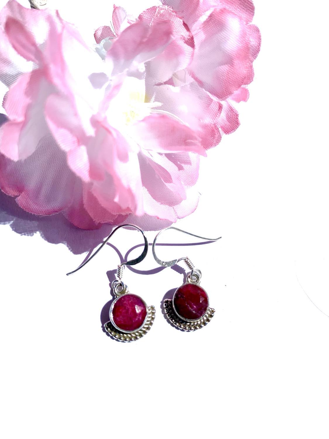 Dainty Silver Gemstone Earings Round