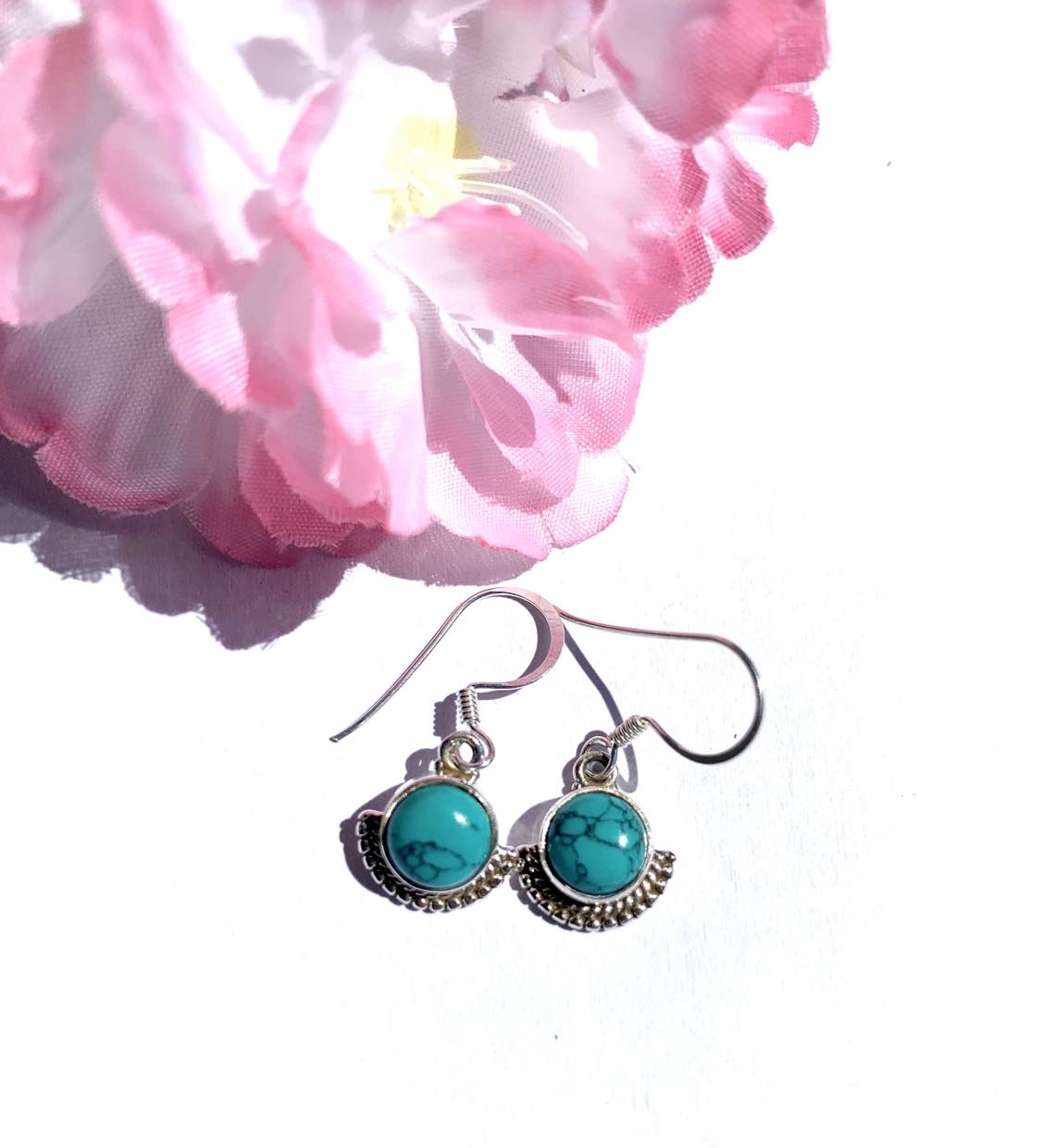 Dainty Silver Gemstone Earings Round