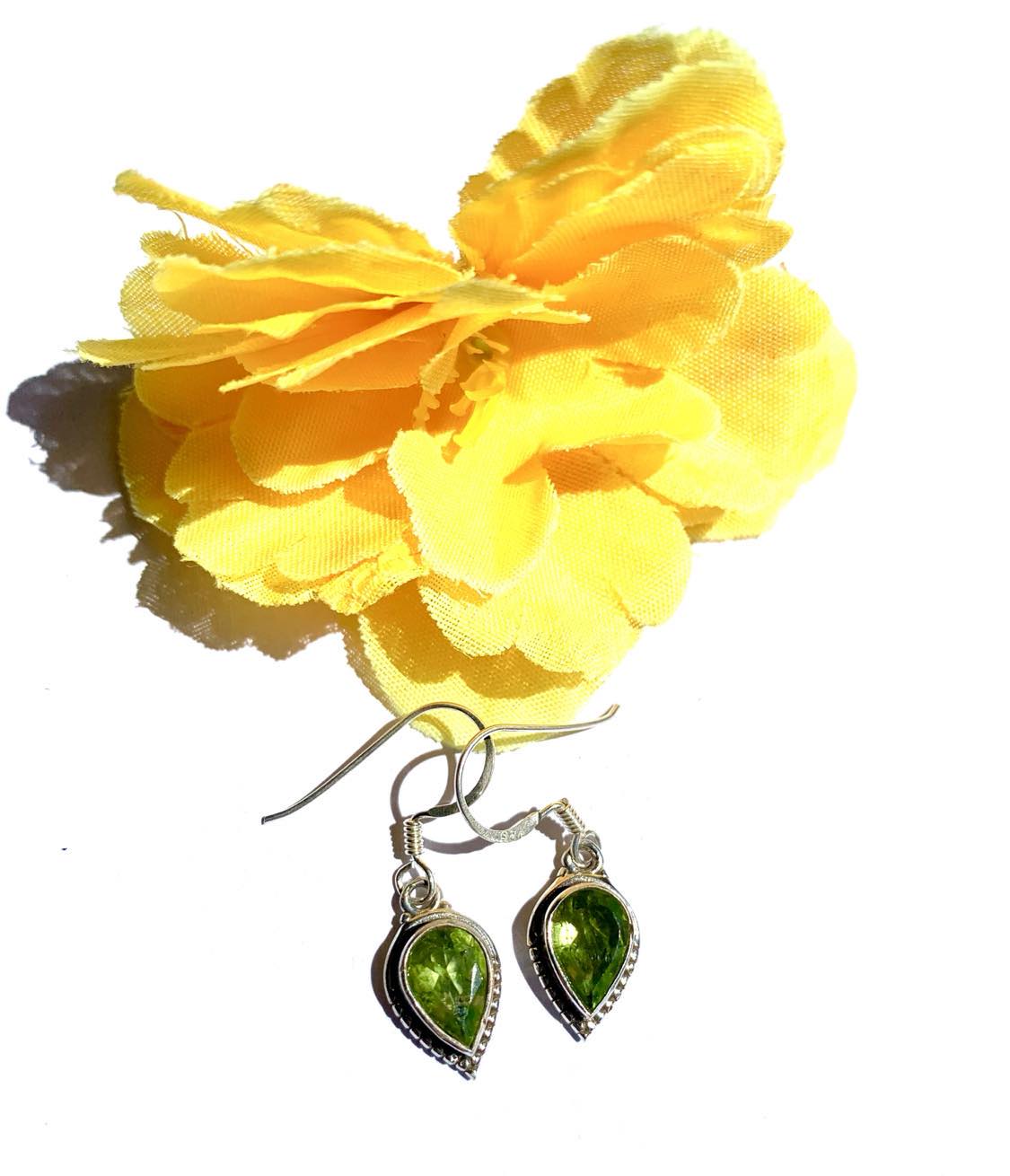 Dainty Silver Gemstone Earings Teardrop