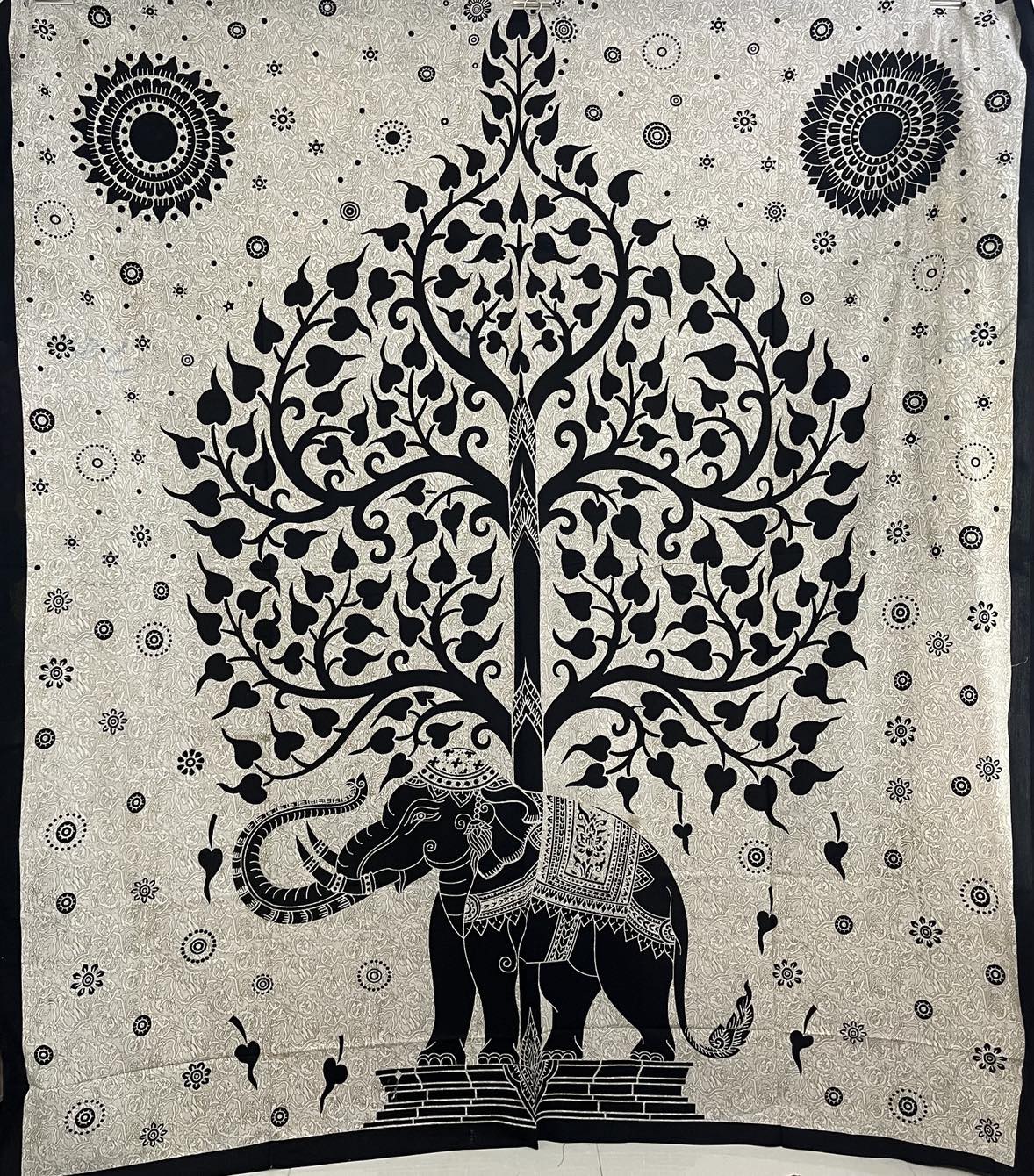Mandala Queen Black & Stone