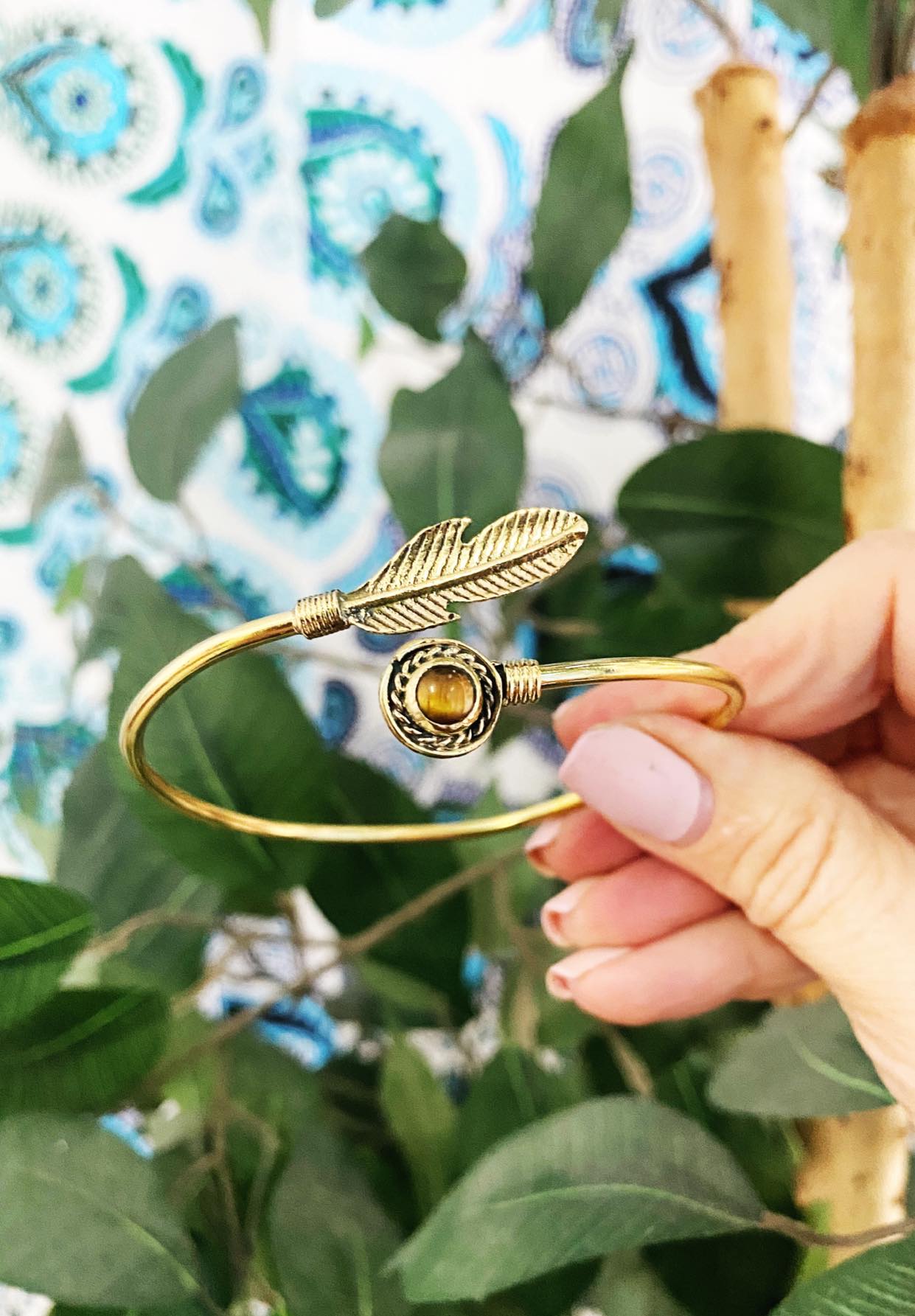 Indie Bangle Brass Feather