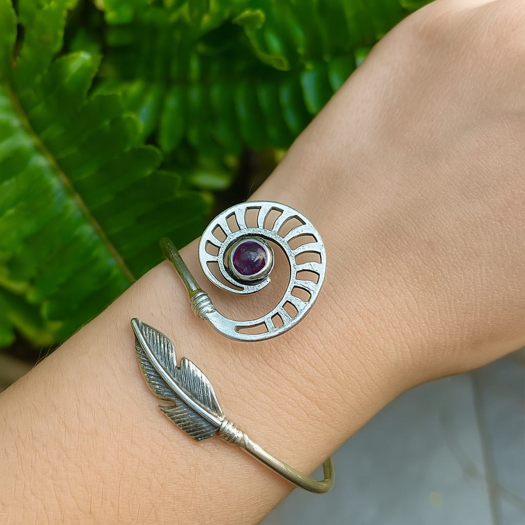 Feather Seashell Silver Bangle