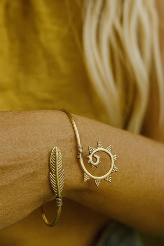 Brass Feather Swirl Bangle