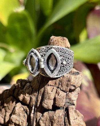 Poison Gemstone Rings