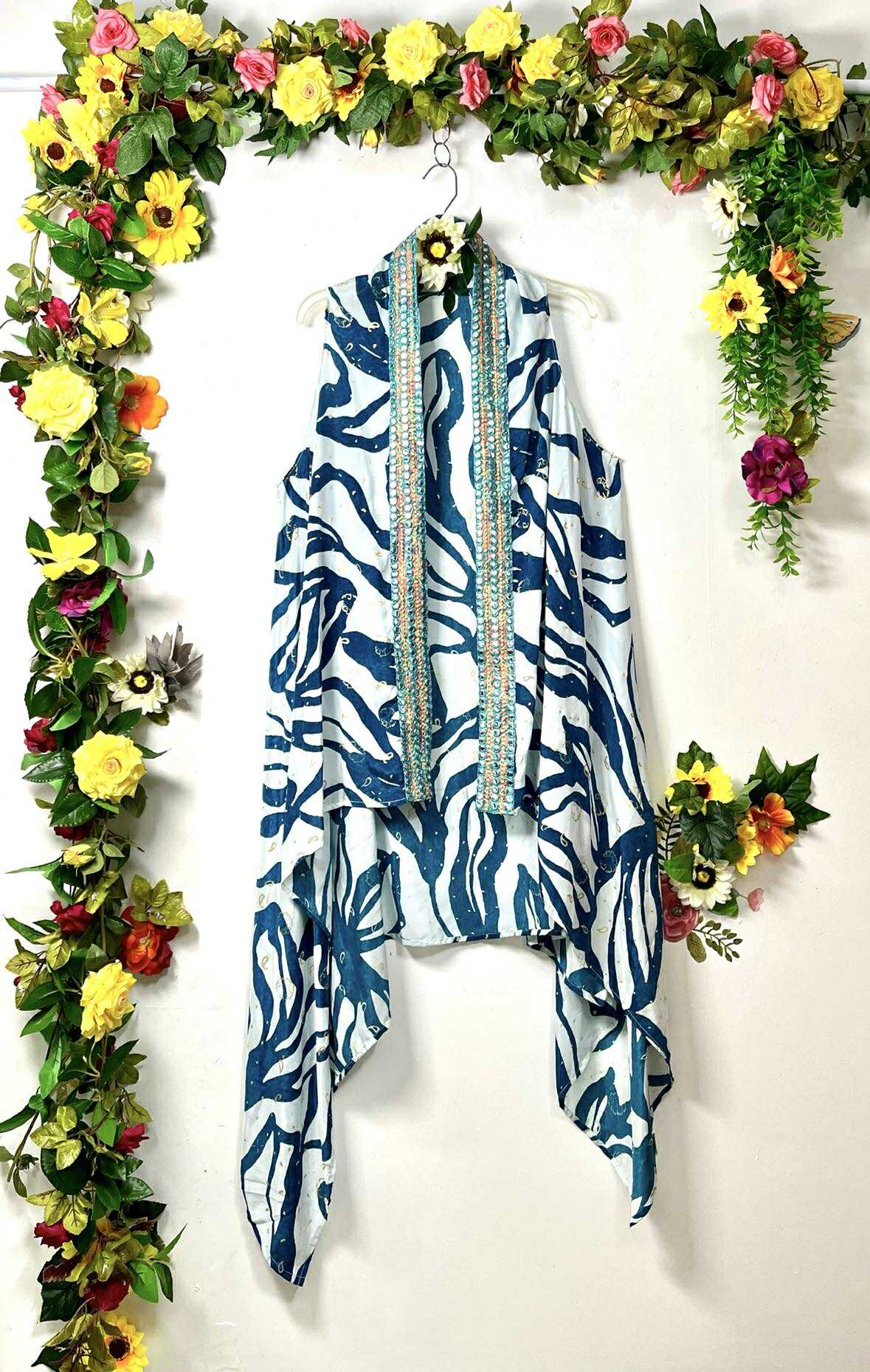 Silk Wanderlust Sleeveless Kimono