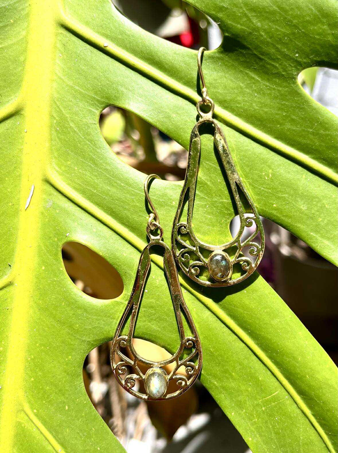 Brass Teardrop Flow Earings