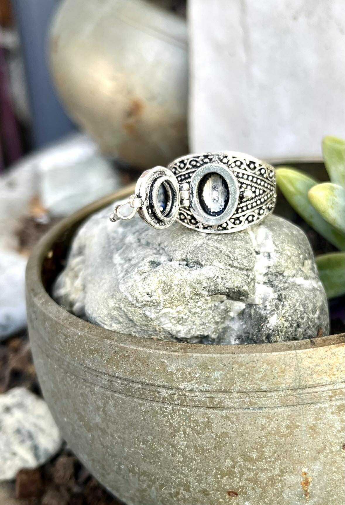 Poison Gemstone Rings