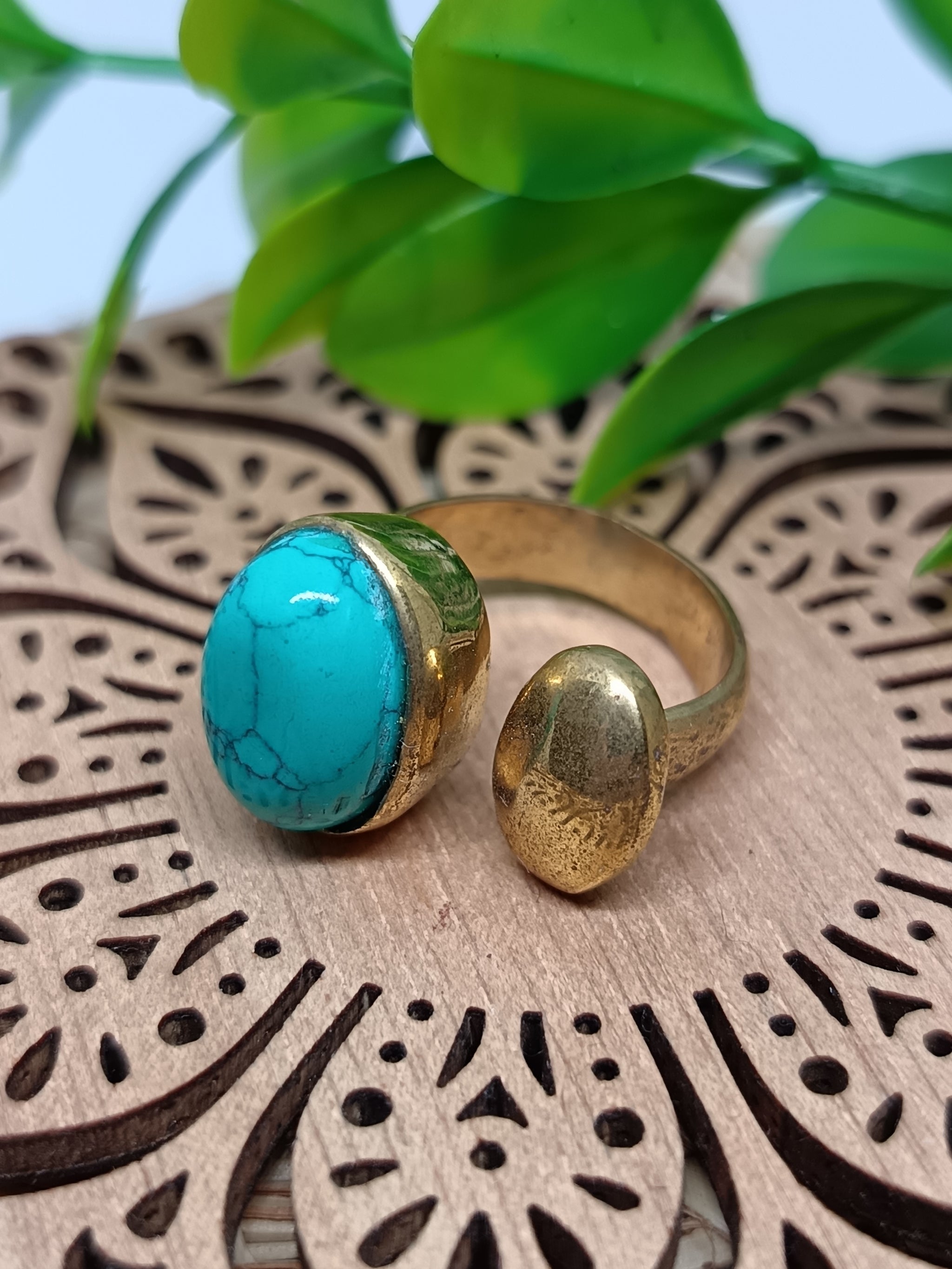 Horizon Gemstone Ring