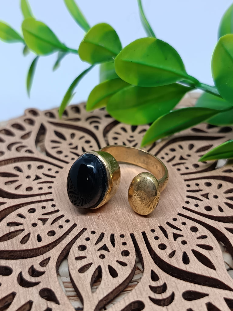 Horizon Gemstone Ring