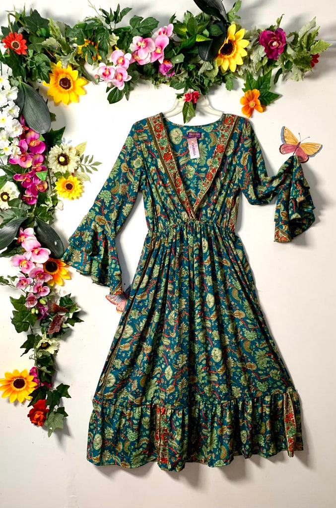 Sunmoon Long-Sleeve Flouncy Dress