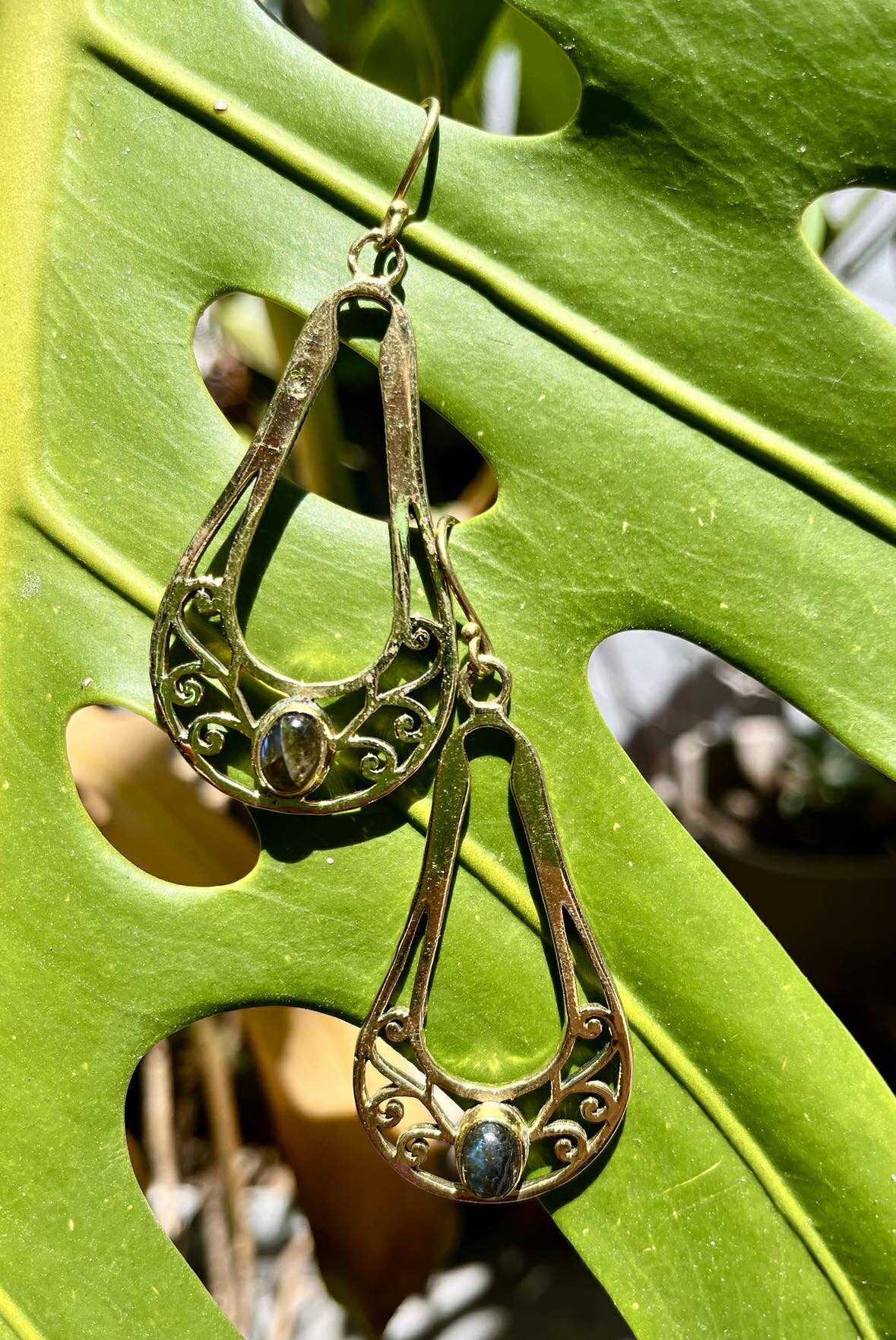 Brass Teardrop Flow Earings