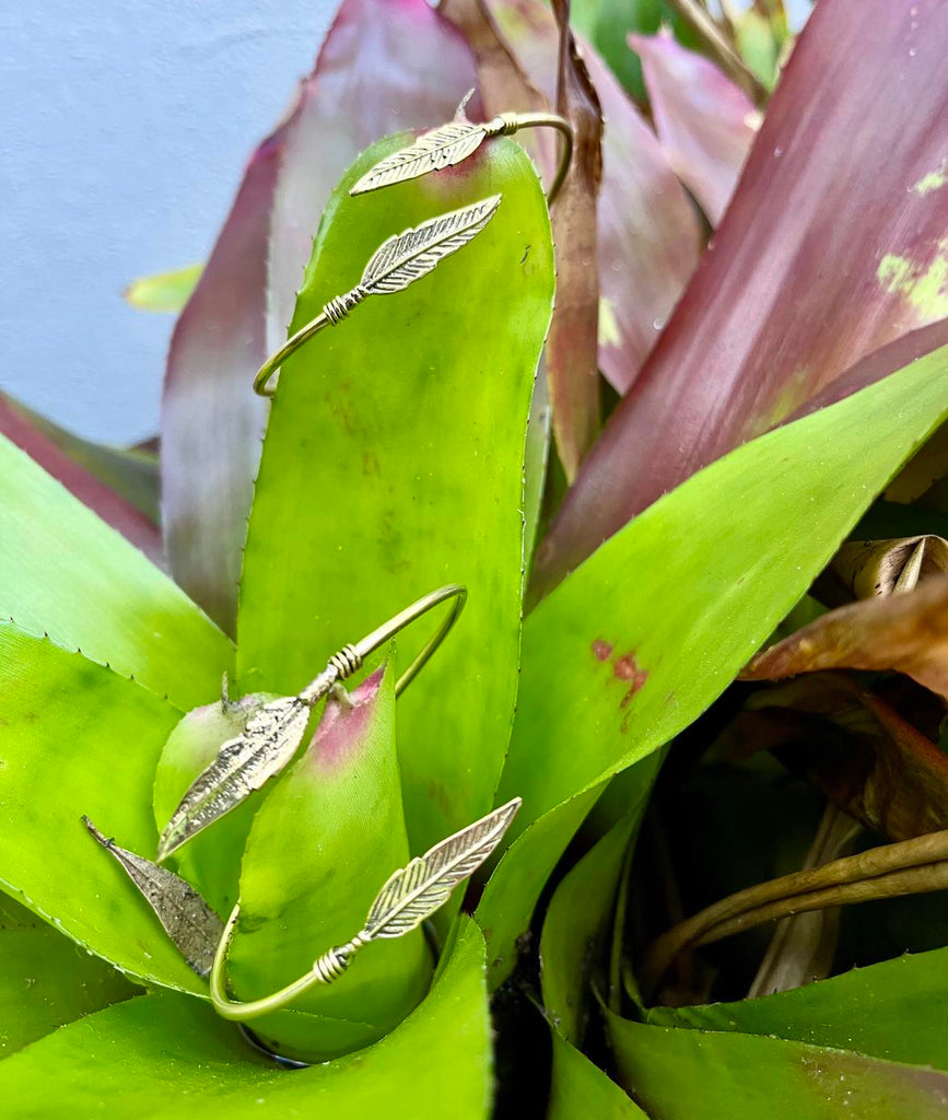 Feather Wire Bangle Brass