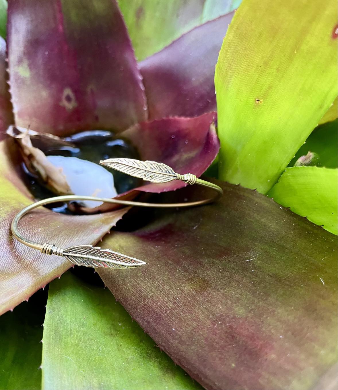 Feather Wire Bangle Brass