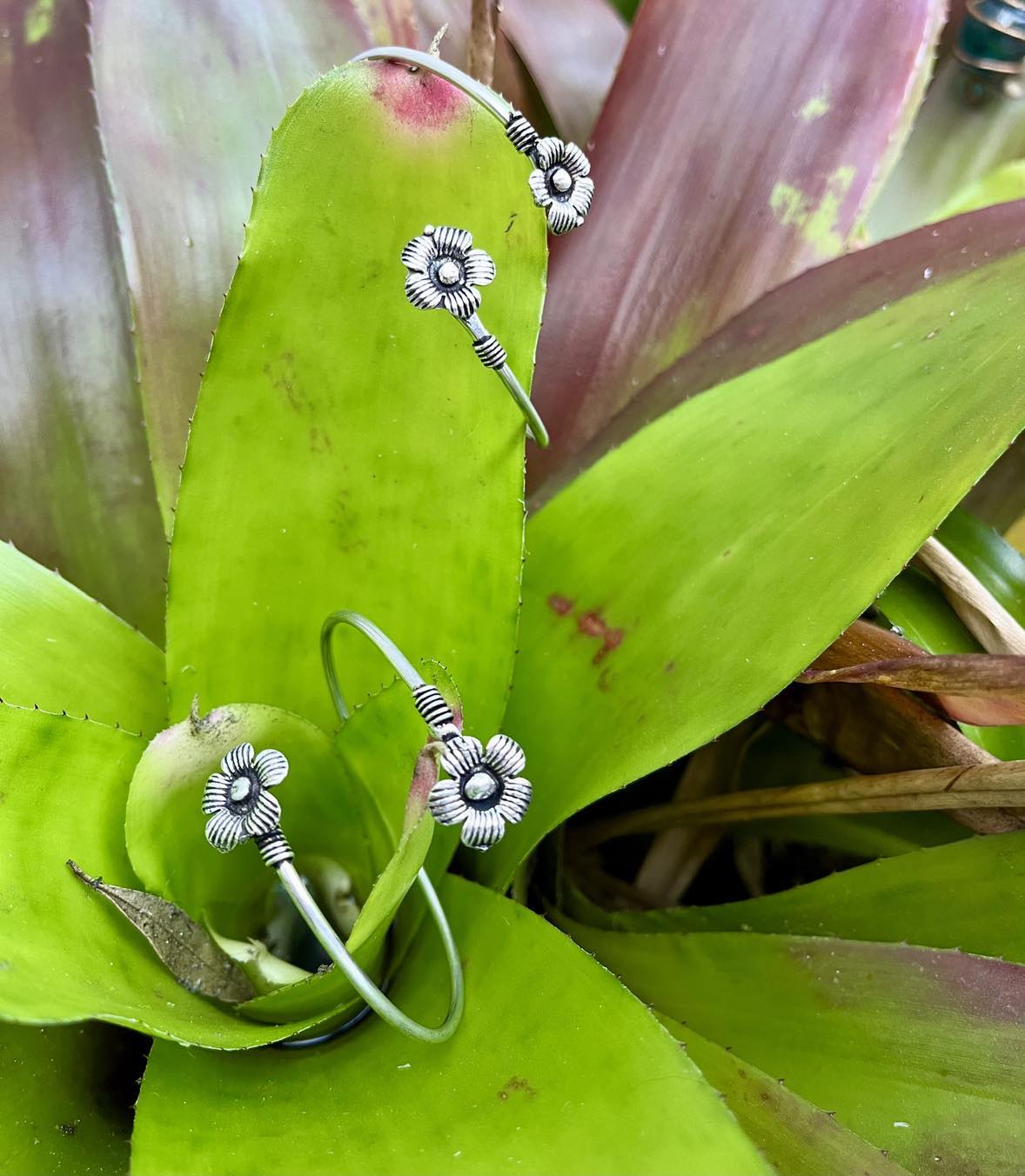 Flower Wire Bangle