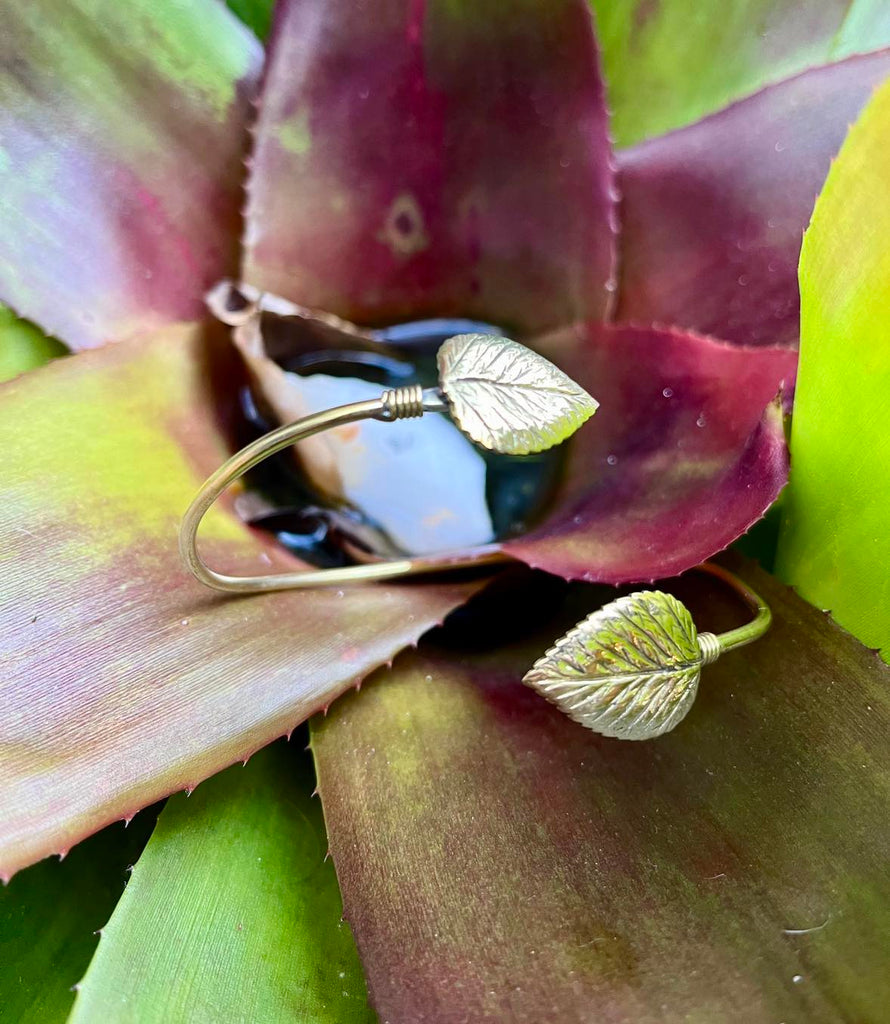 Leaf Wire Bangle Brass