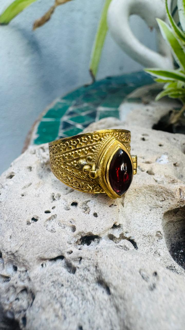 Poison Gemstone Rings Brass