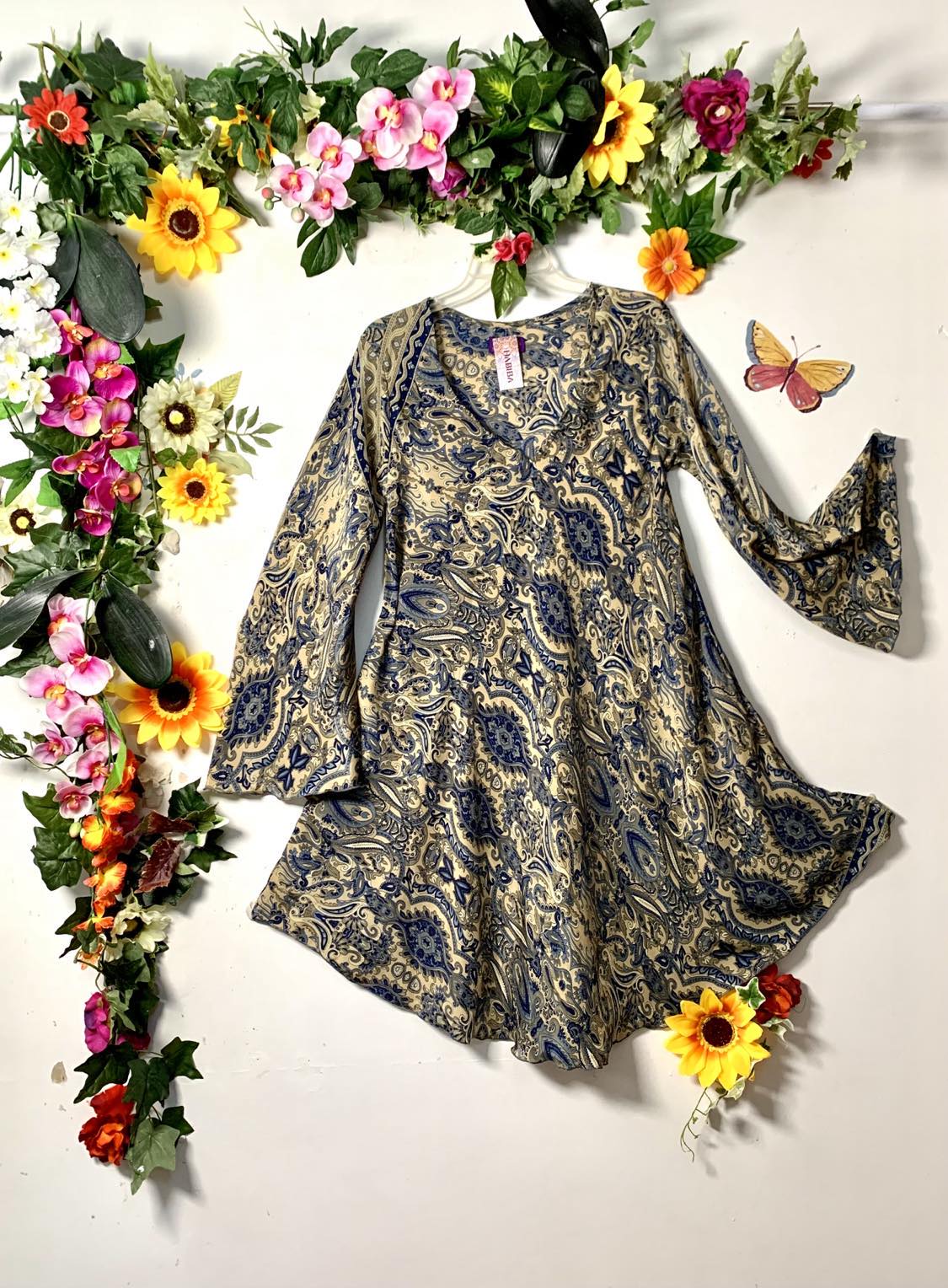 Sunmoon Long-Sleeve Shift Dress