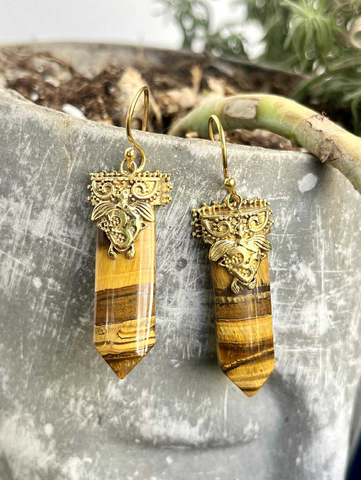 Crystal Point Mystical Earings